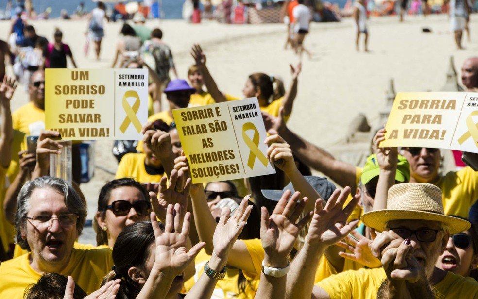 Evento na orla de Copacabana chamou atenção para os casos de suicídio (Foto: Isabela Kassow - Divulgação)