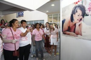 Dia D pelo Outubro Rosa levou exposição fotográfica do projeto Peito Aberto ao Rio Imagem (Foto: Divulgação SES)