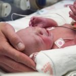 bebe-nascido-de-utero-transplantado