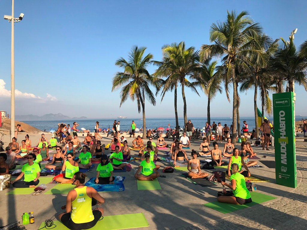 Dia Internacional da Ioga: Barra tem aulas de graça na praia e no